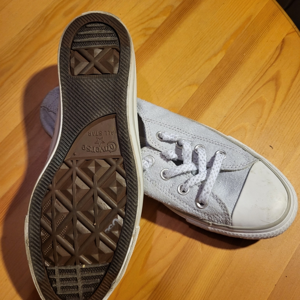 Convers Women's All Stars low top size 10.